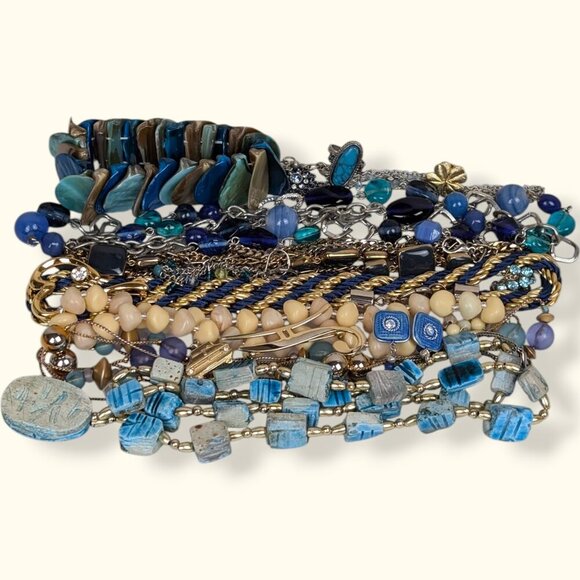 001 - Vintage To Now Jewelry Lot - Beige & Blue - Picture 4 of 5
